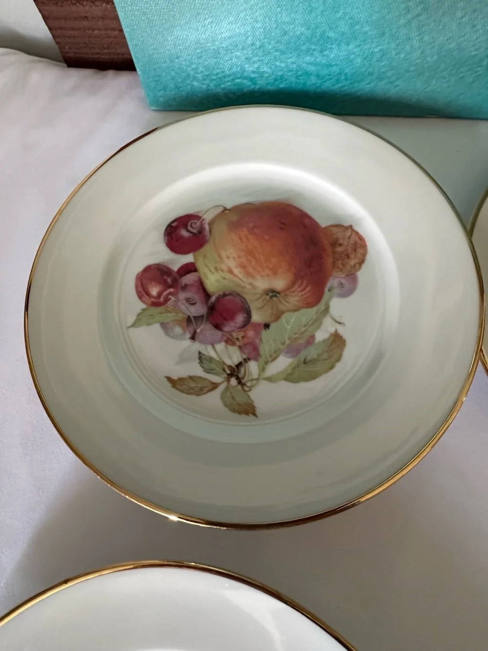 Porcelain Fruit Dessert Plates with Gold Rim - White (Set) 6